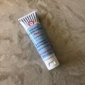 First Aid Beauty Ultra Repair Hydrating Primer
